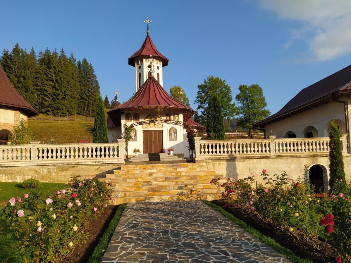 Casa Moldovita Exteriör bild