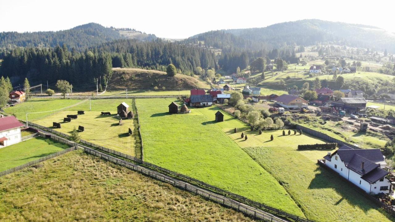 Casa Moldovita Exteriör bild